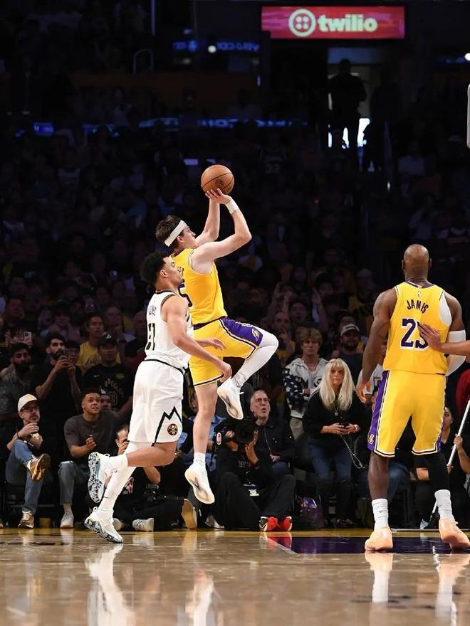 湖人加时险胜掘金，里夫斯绝平球与东契奇绝杀