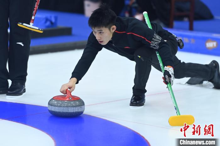 第二届中国冰壶联赛西宁站开赛 40支队伍角逐年